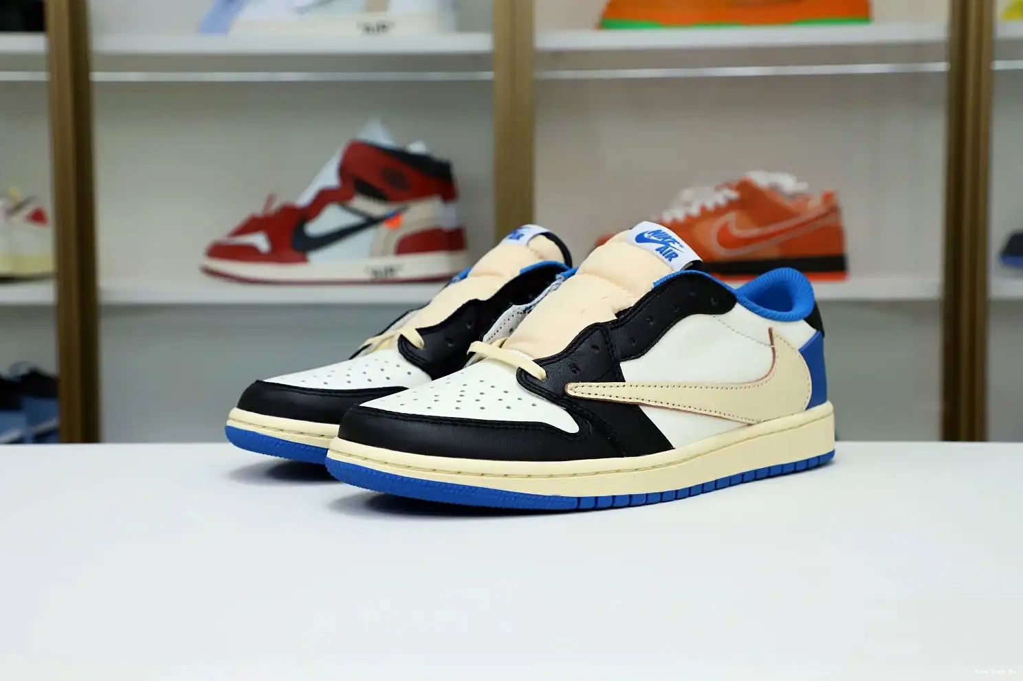 SCOTT 1 FRAGMENT DESIGN JORDAN X Kimikick AIR LOW X TRAVIS 0801